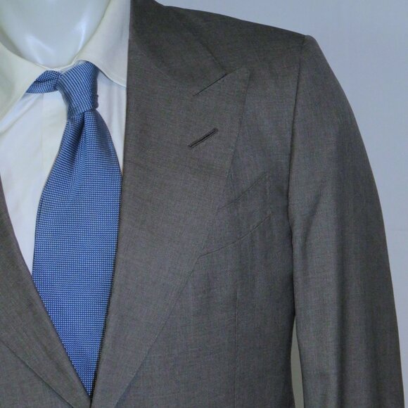 Tom Ford Shelton Current Silk Blend Solid Gray Two Button Suit 38R - Picture 1 of 16